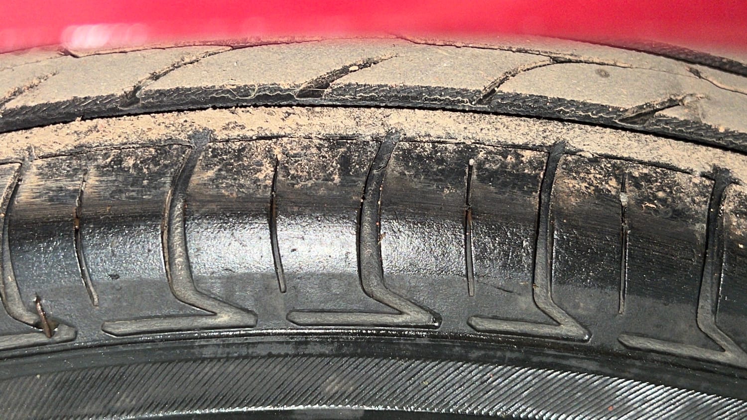 Used 2016 Hyundai i10 Sportz 1.1 iRDE2 Petrol Manual tyres LEFT REAR TYRE TREAD VIEW