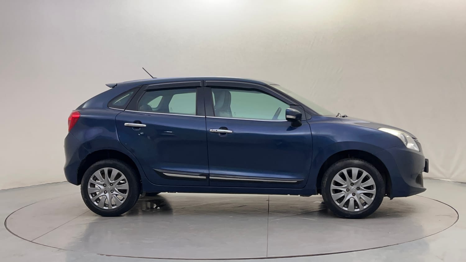 Used 2017 Maruti Suzuki Baleno Zeta 1.2 Petrol Manual exterior RIGHT SIDE VIEW