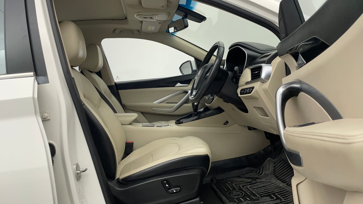 Used 2021 MG Motors Hector Sharp 1.5 Petrol CVT Petrol Automatic interior RIGHT SIDE FRONT DOOR CABIN VIEW