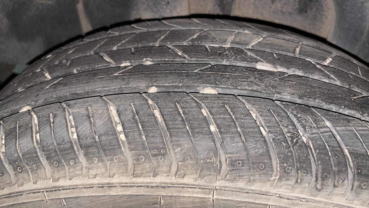 Used 2022 Renault Kiger RXZ AMT Petrol Automatic tyres RIGHT REAR TYRE TREAD VIEW