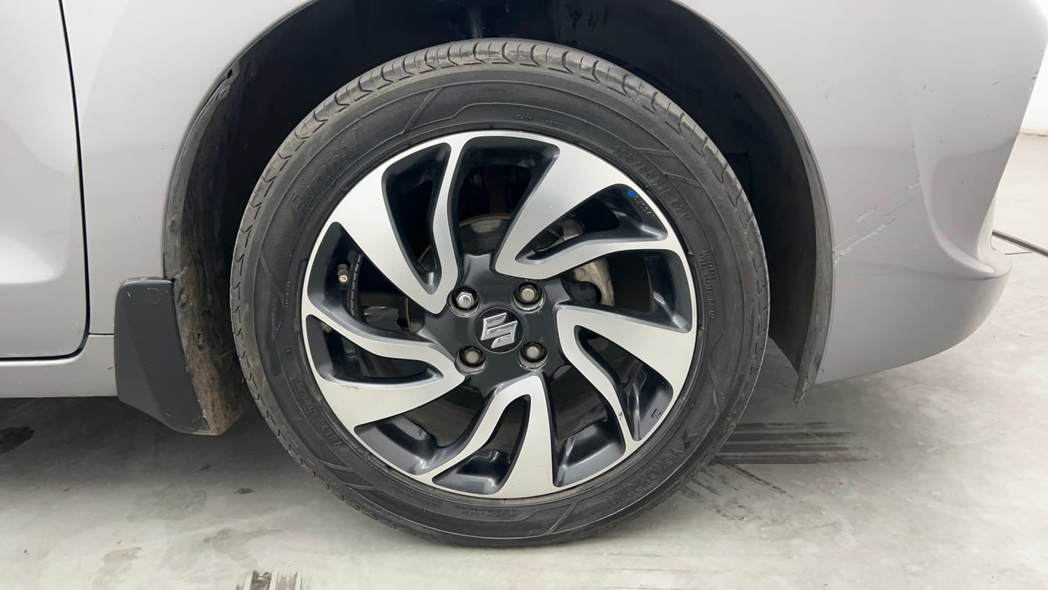 Used 2020 Maruti Suzuki Baleno Alpha Automatic Petrol Automatic tyres RIGHT FRONT TYRE RIM VIEW
