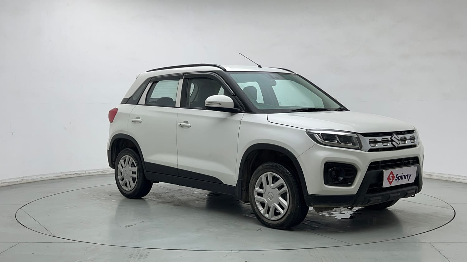 Used 2021 maruti-suzuki Vitara Brezza VXi Petrol Manual exterior RIGHT FRONT CORNER VIEW
