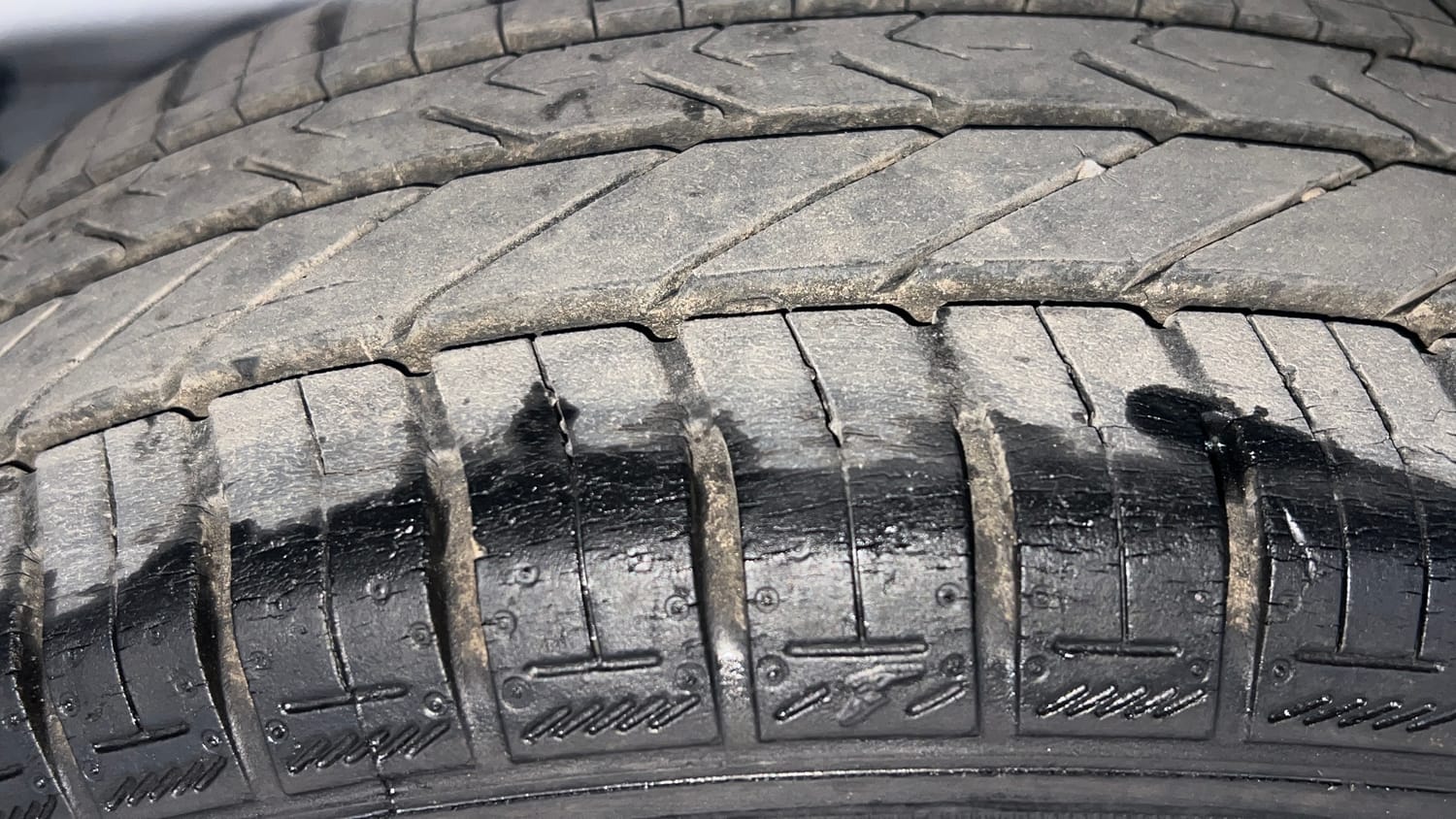 Used 2019 Tata Tiago Revotron XZ Petrol Manual tyres RIGHT REAR TYRE TREAD VIEW