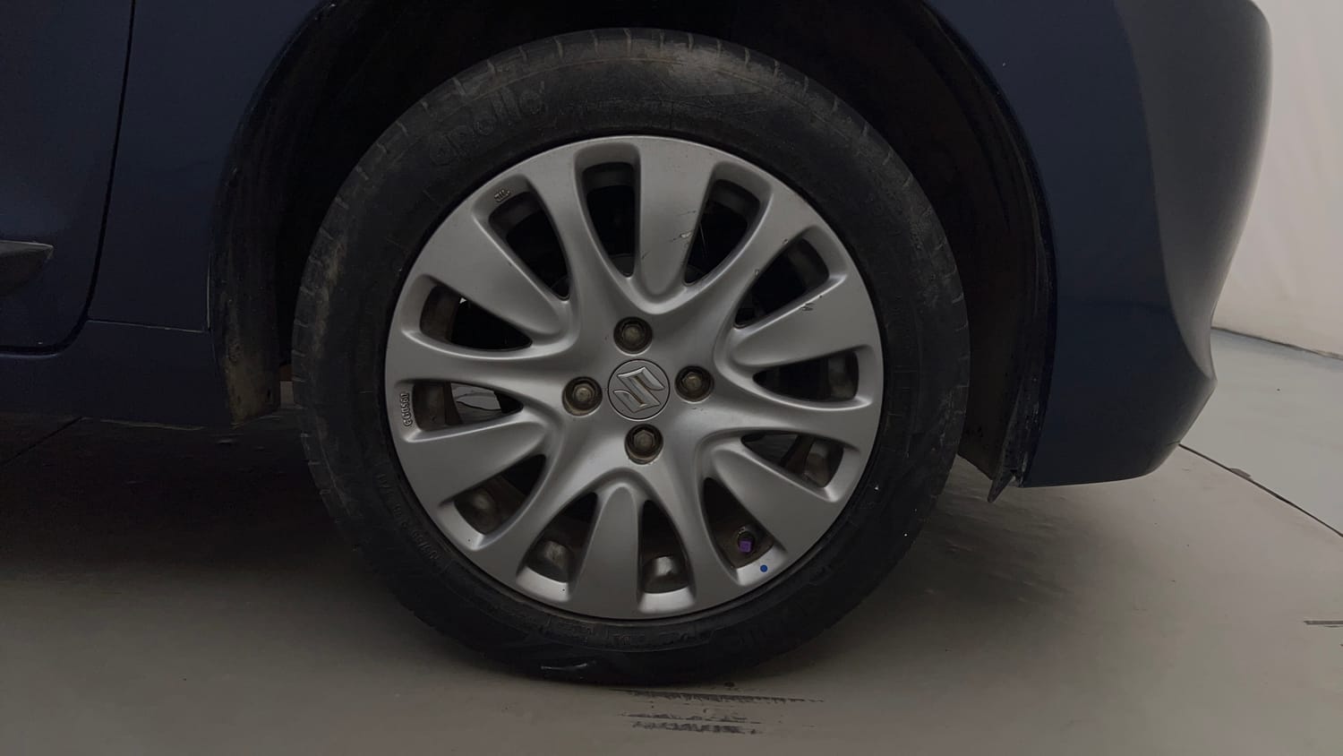 Used 2017 Maruti Suzuki Baleno Zeta 1.2 Petrol Manual tyres RIGHT FRONT TYRE RIM VIEW