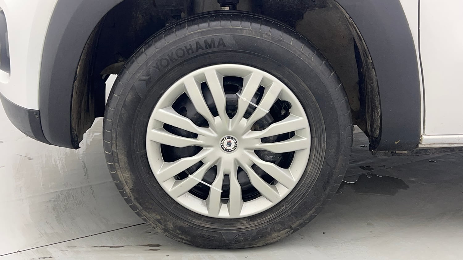 Used 2016 Renault Kwid RXT Petrol Manual tyres LEFT FRONT TYRE RIM VIEW