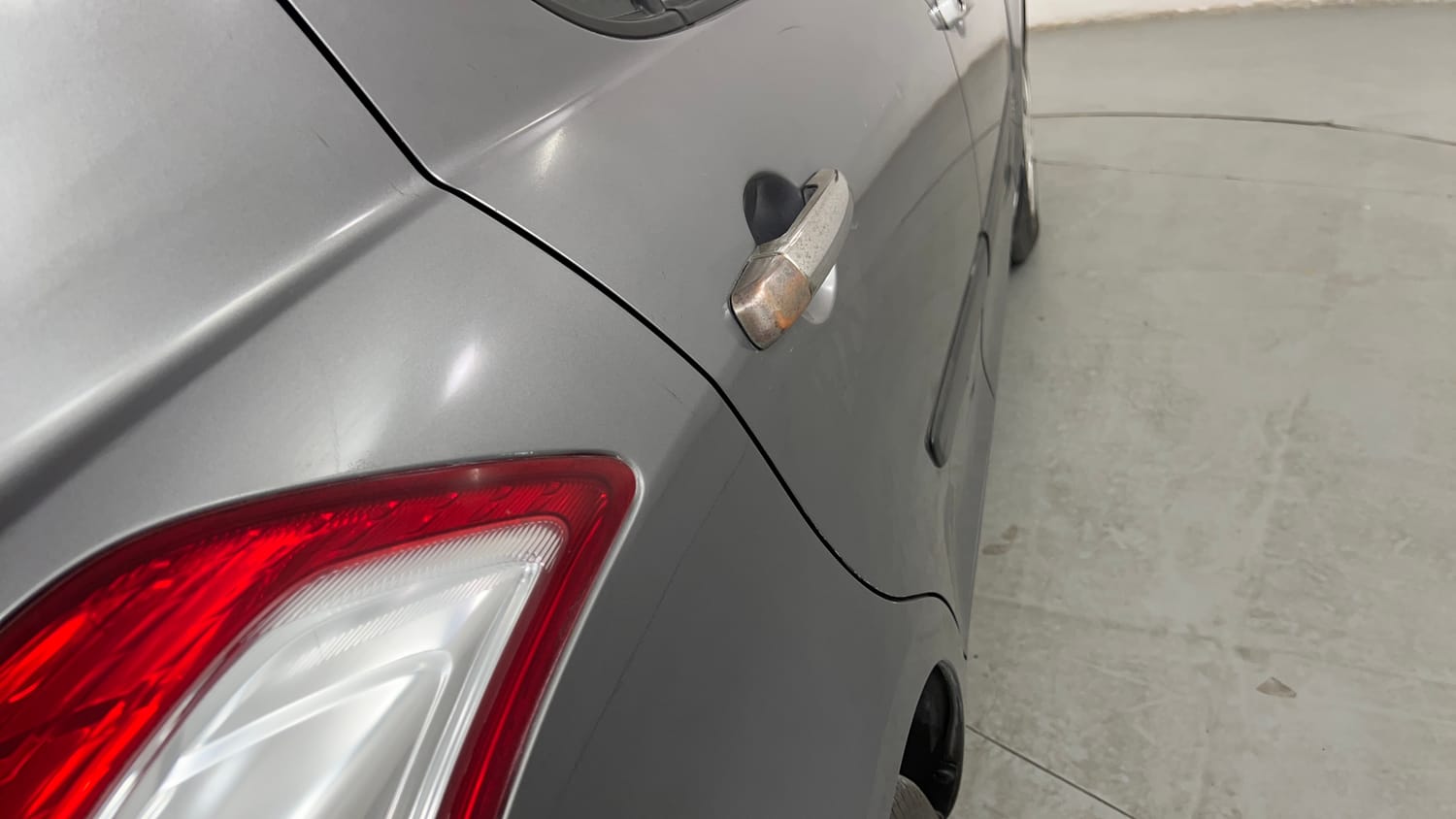 Used 2014 Maruti Suzuki Swift VXi Petrol Manual dents MINOR SCRATCH