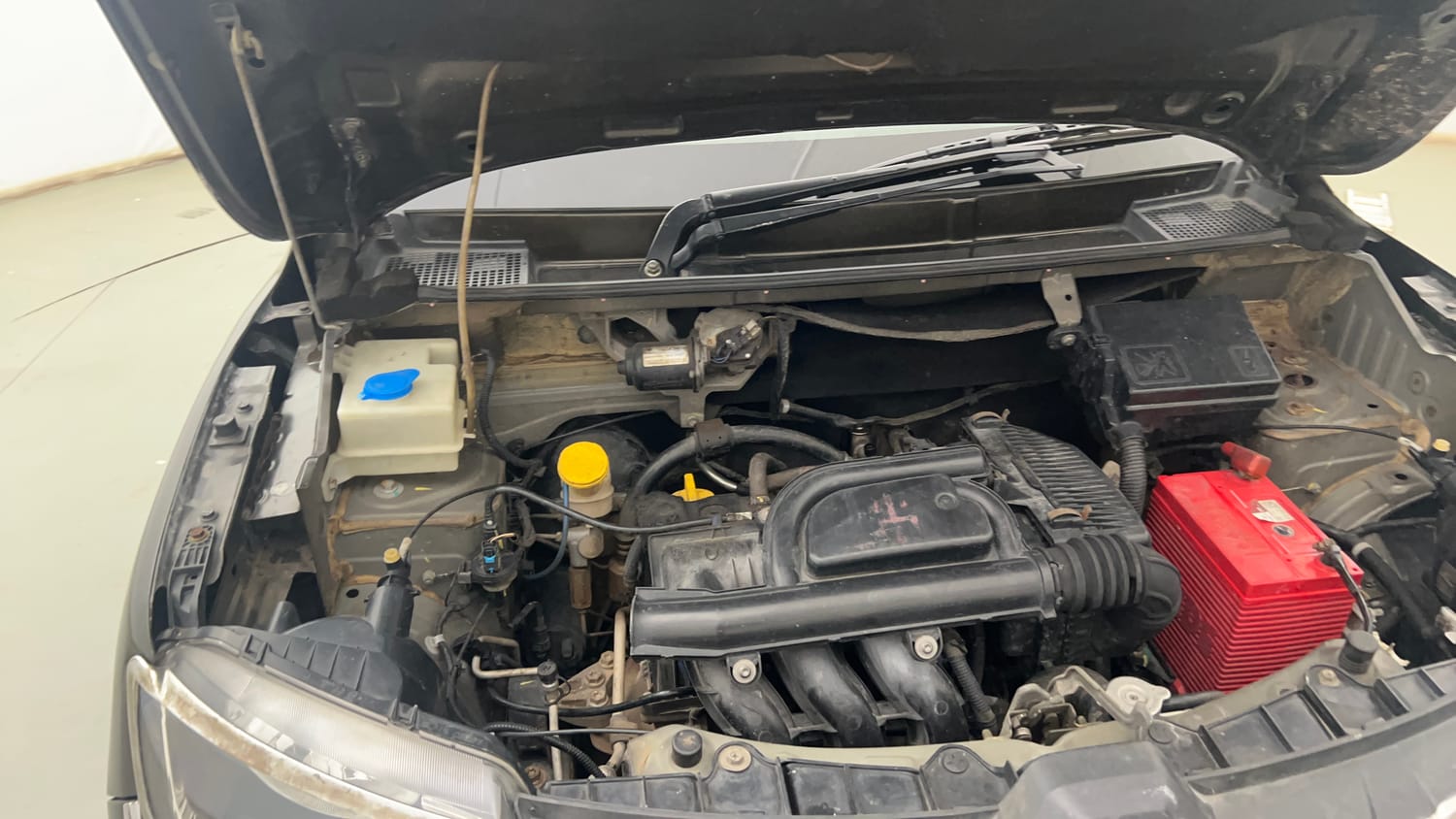 Used 2018 Renault Kwid 1.0 RXT Petrol Manual engine ENGINE RIGHT SIDE VIEW