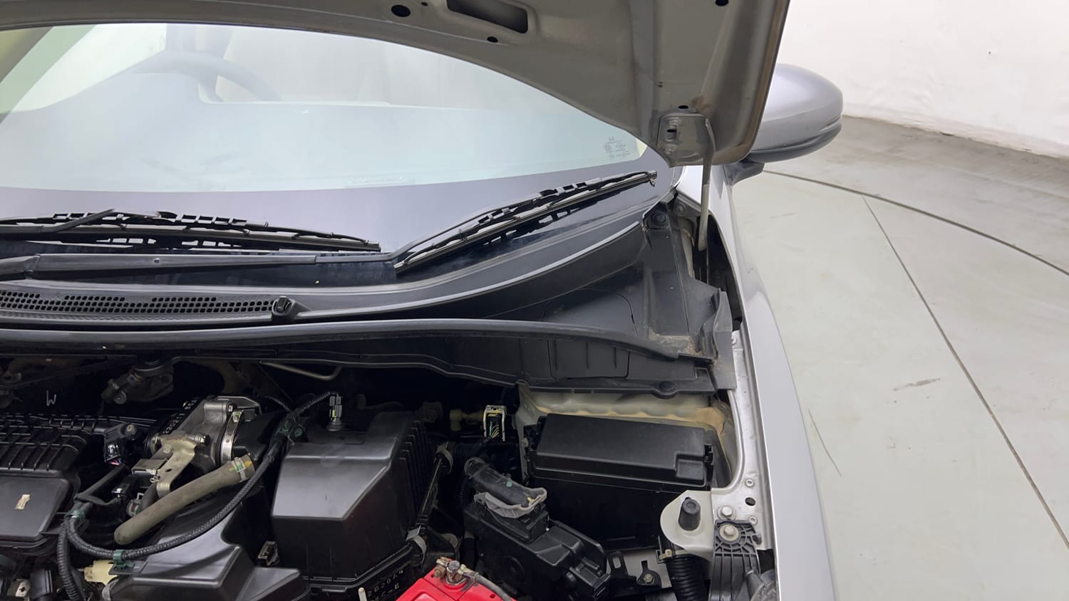Used 2022 Honda City 4th Generation V Petrol Petrol Manual engine ENGINE LEFT SIDE HINGE & APRON VIEW