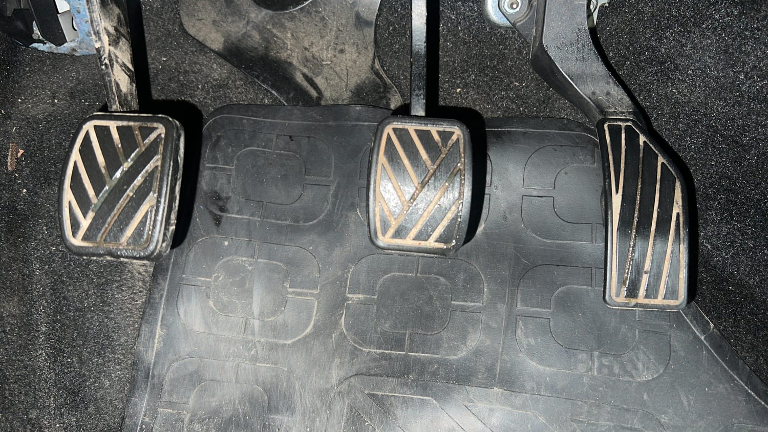 Used 2014 Maruti Suzuki Swift VXi Petrol Manual interior PEDALS VIEW