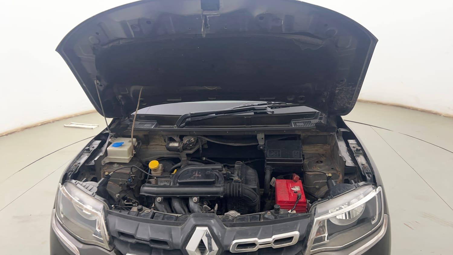 Used 2018 Renault Kwid 1.0 RXT Petrol Manual engine ENGINE & BONNET OPEN FRONT VIEW