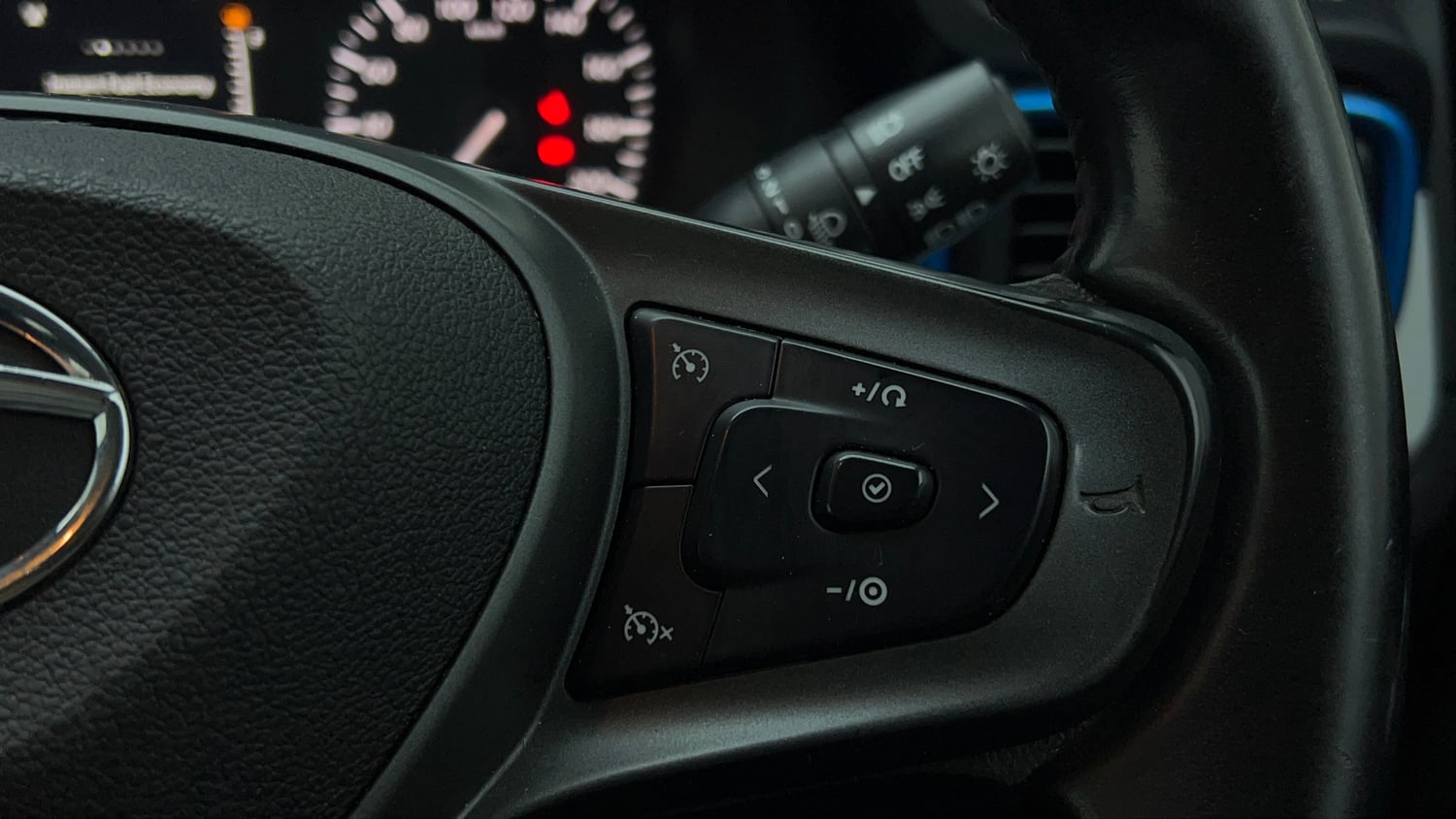 Used 2023 Tata Punch Creative AMT Petrol Automatic top_features Cruise control