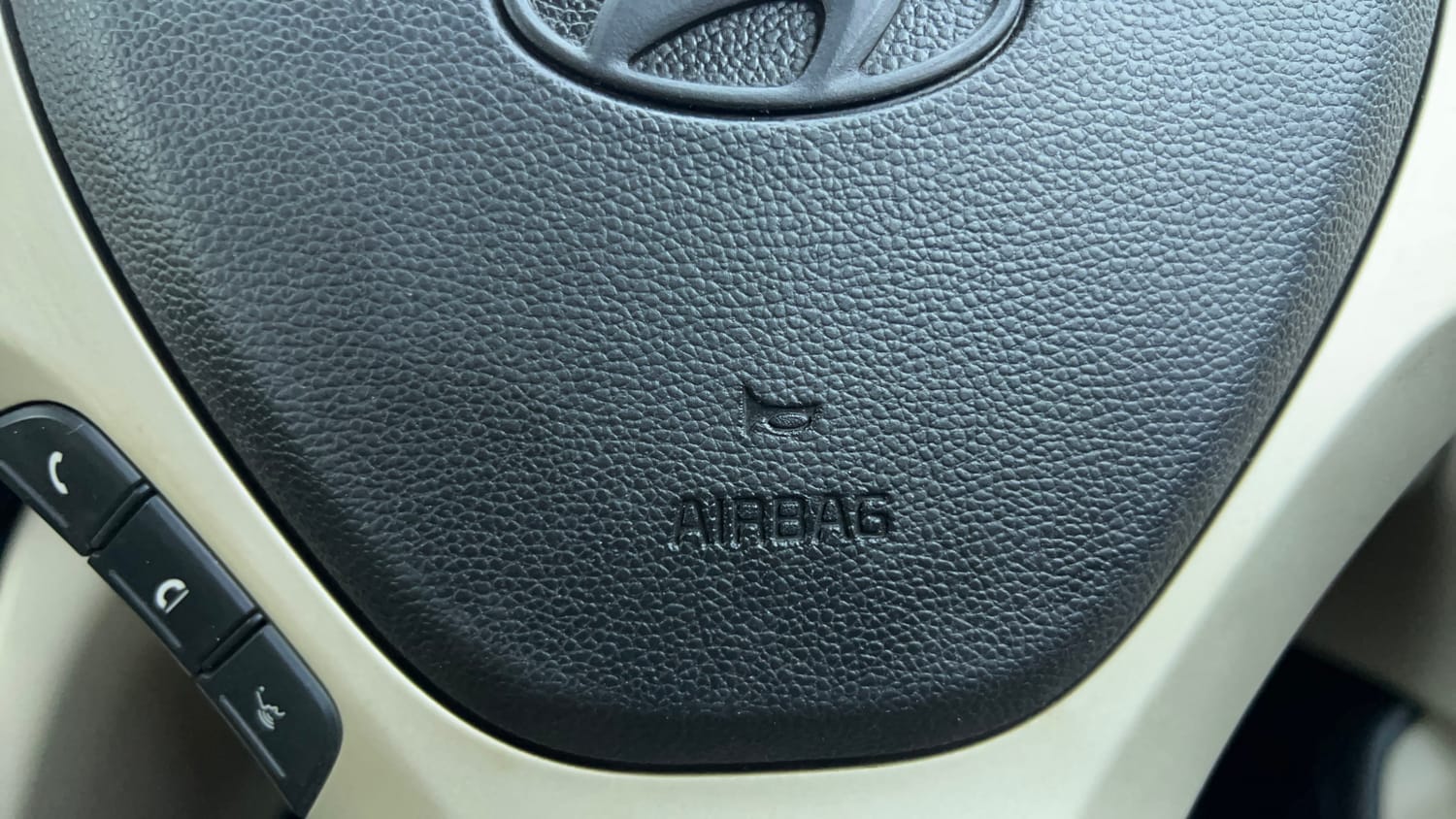 Used 2021 Hyundai Santro Asta AMT Petrol Automatic top_features Airbags