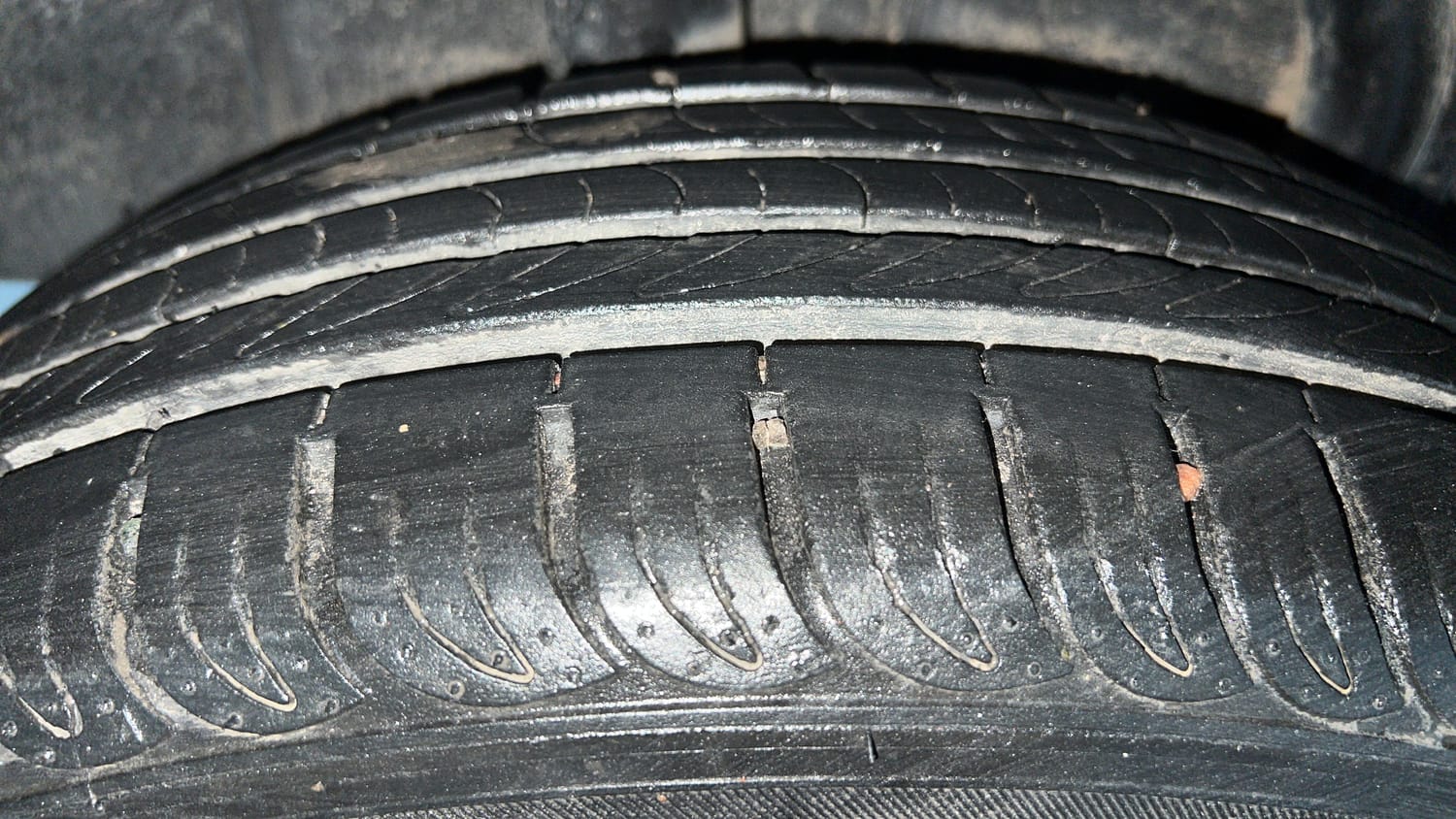 Used 2022 Nissan Magnite XE Petrol Manual tyres RIGHT REAR TYRE TREAD VIEW