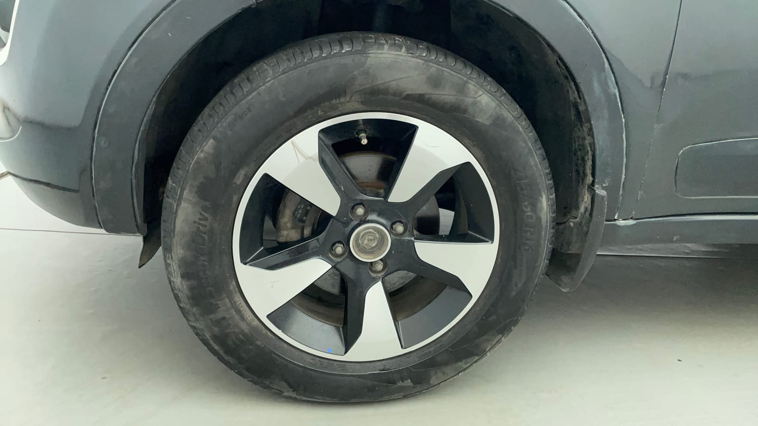 Used 2018 Tata Nexon XZ Plus Diesel Diesel Manual tyres LEFT FRONT TYRE RIM VIEW