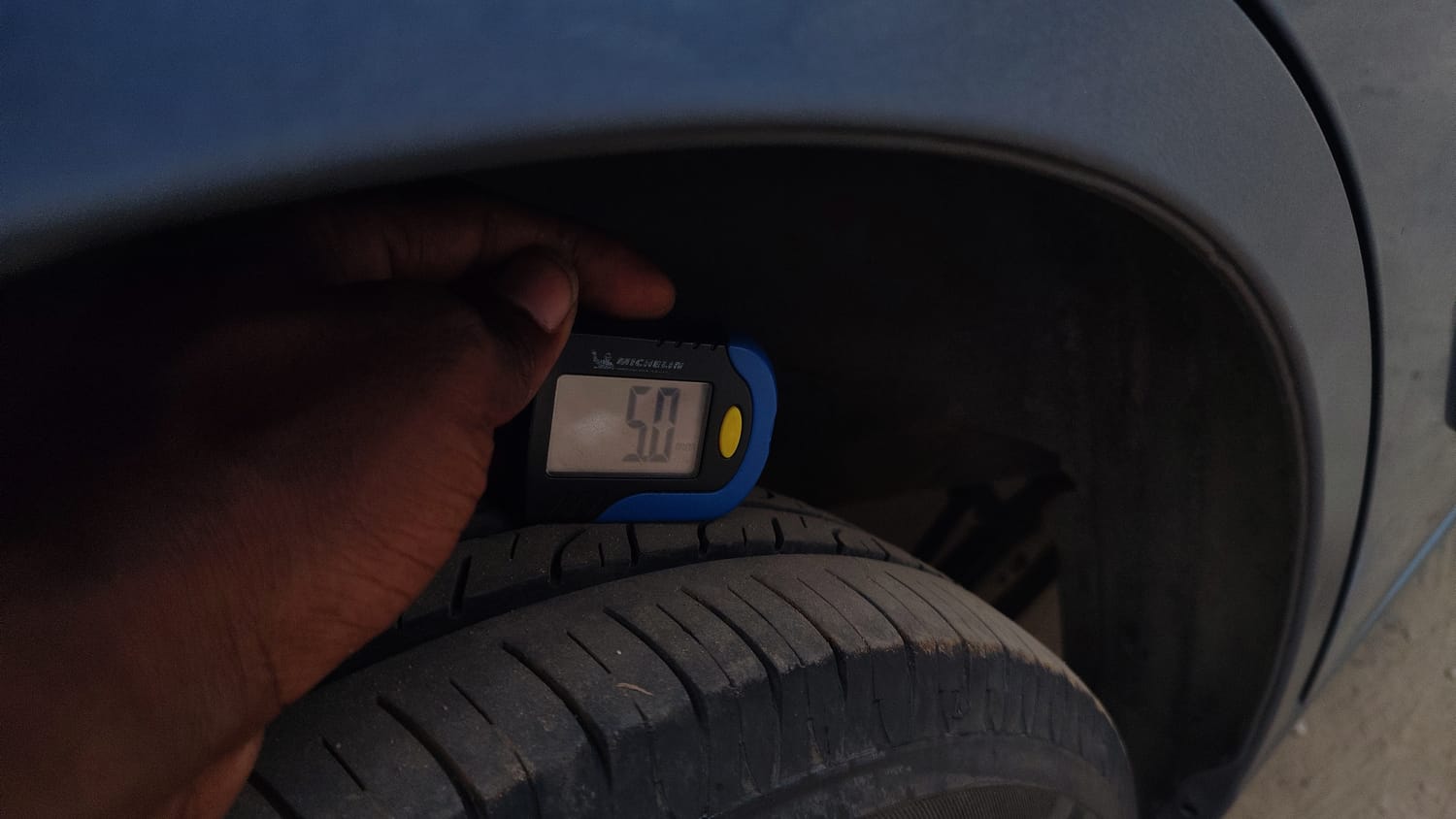 Used 2016 Maruti Suzuki Wagon R 1.0 VXI AMT Petrol Automatic tyres RIGHT REAR TYRE TREAD VIEW