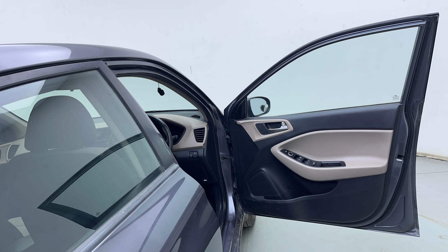 Used 2016 Hyundai Elite i20 Asta 1.2 Petrol Manual interior RIGHT FRONT DOOR OPEN VIEW