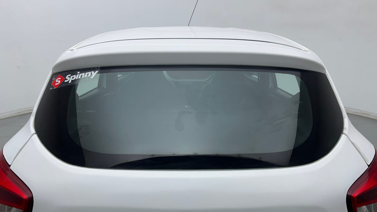 Used 2018 Renault Kwid 1.0 RXT Petrol Manual exterior BACK WINDSHIELD VIEW