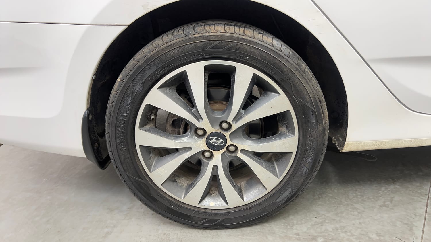 Used 2013 Hyundai Verna Fluidic 1.6 VTVT SX Petrol Manual tyres RIGHT REAR TYRE RIM VIEW