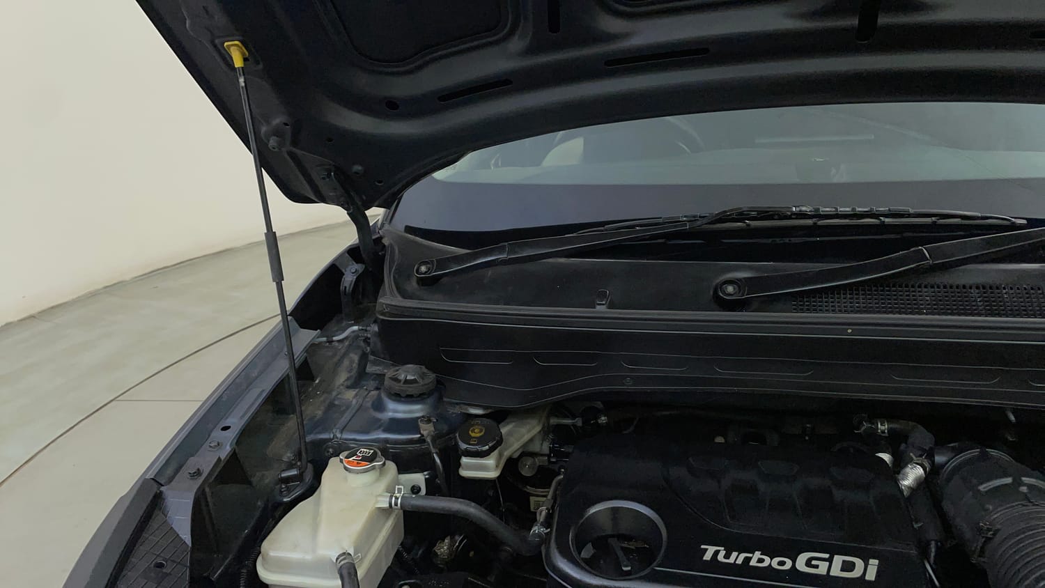 Used 2019 Hyundai Venue SX Plus 1.0 Turbo DCT Petrol Automatic engine ENGINE RIGHT SIDE HINGE & APRON VIEW
