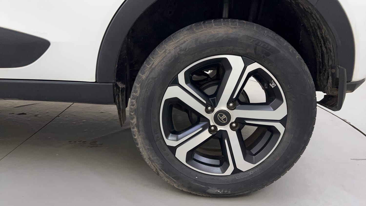 Used 2023 Tata Nexon XZA Plus Petrol Automatic tyres LEFT REAR TYRE RIM VIEW