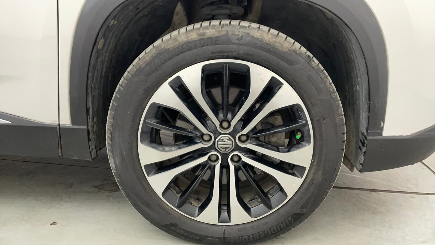 Used 2021 MG Motors Hector Sharp 1.5 Petrol CVT Petrol Automatic tyres RIGHT FRONT TYRE RIM VIEW