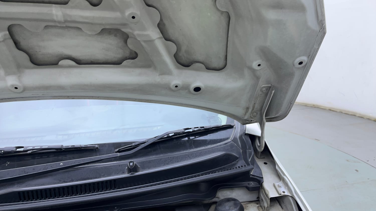 Used 2018 Maruti Suzuki Celerio ZXi (O) AMT Petrol Automatic engine ENGINE LEFT SIDE HINGE & APRON VIEW