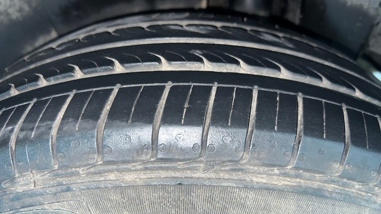 Used 2024 Maruti Suzuki Ciaz Zeta 1.5 AT Petrol Automatic tyres LEFT REAR TYRE TREAD VIEW