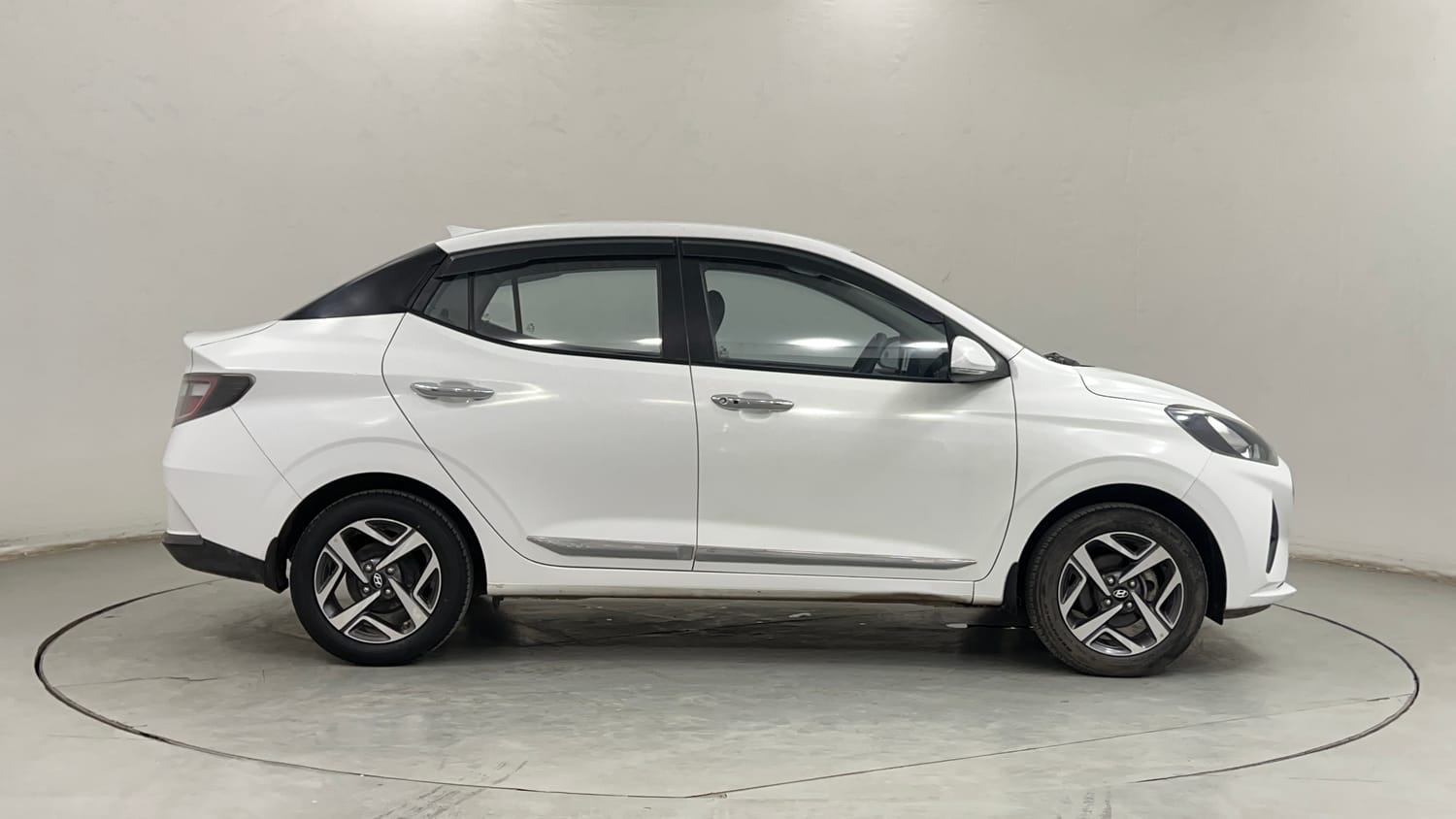 Used 2022 Hyundai Aura SX 1.2 Petrol Petrol Manual exterior RIGHT SIDE VIEW