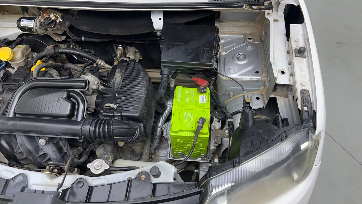 Used 2018 Renault Kwid 1.0 RXT Petrol Manual engine ENGINE LEFT SIDE VIEW