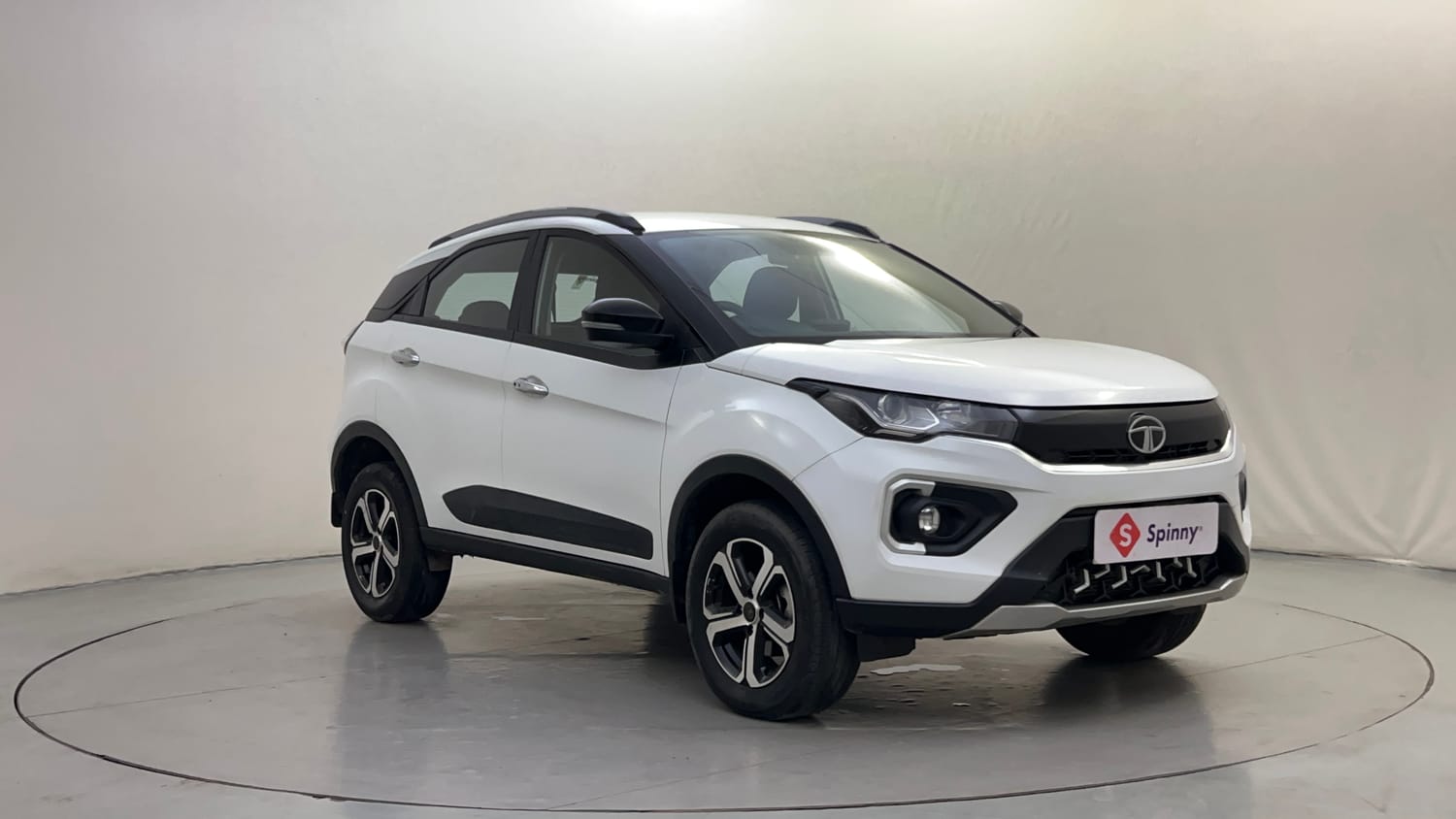 Used 2023 Tata Nexon XZA Plus Petrol Automatic exterior RIGHT FRONT CORNER VIEW