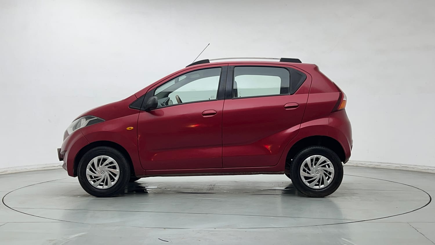 Used 2017 Datsun Redi-GO T (O) Petrol Manual exterior LEFT SIDE VIEW