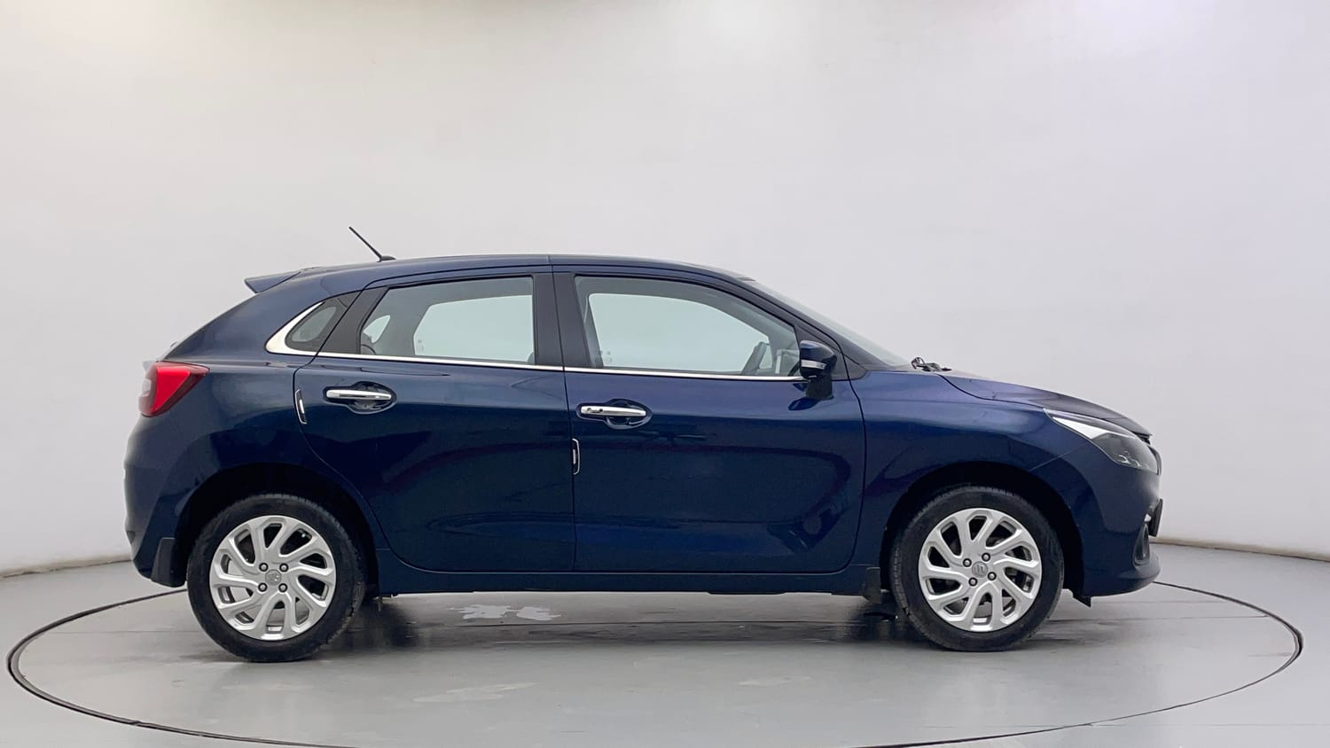 Used 2024 Maruti Suzuki Baleno Zeta AGS Petrol Automatic exterior RIGHT SIDE VIEW