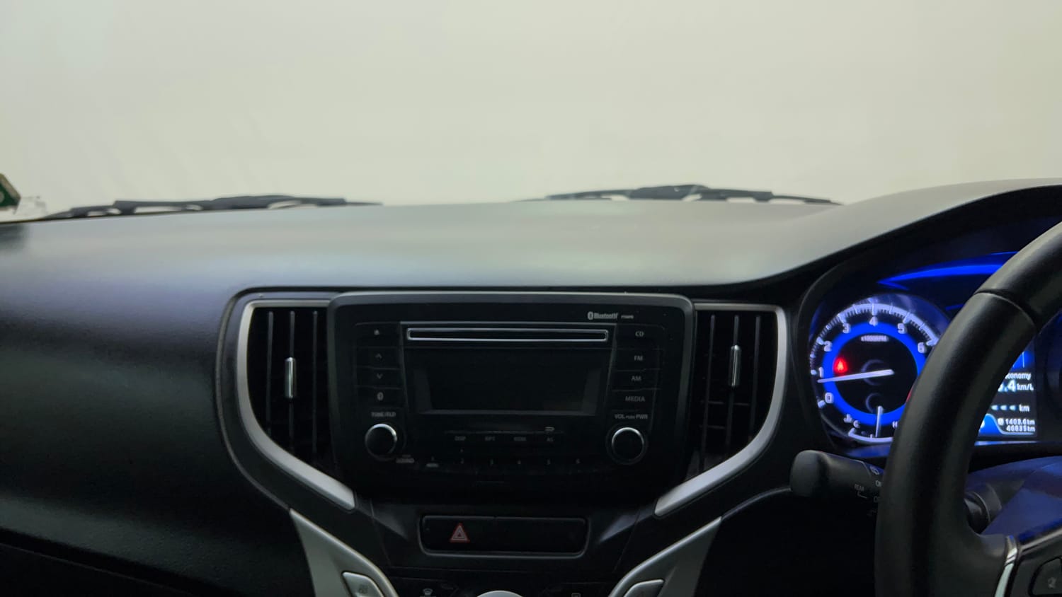 Used 2017 Maruti Suzuki Baleno Zeta 1.2 AT Petrol Automatic top_features Integrated (in-dash) music system