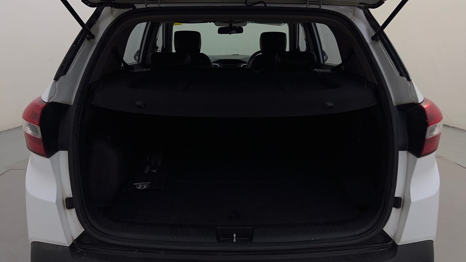 Used 2019 Hyundai Creta SX 1.6 AT CRDi Diesel Automatic interior DICKY INSIDE VIEW