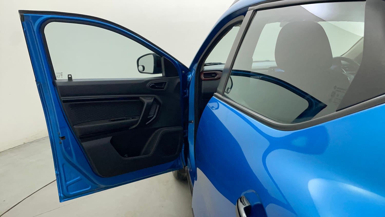 Used 2022 Renault Kiger RXZ AMT Petrol Automatic interior LEFT FRONT DOOR OPEN VIEW