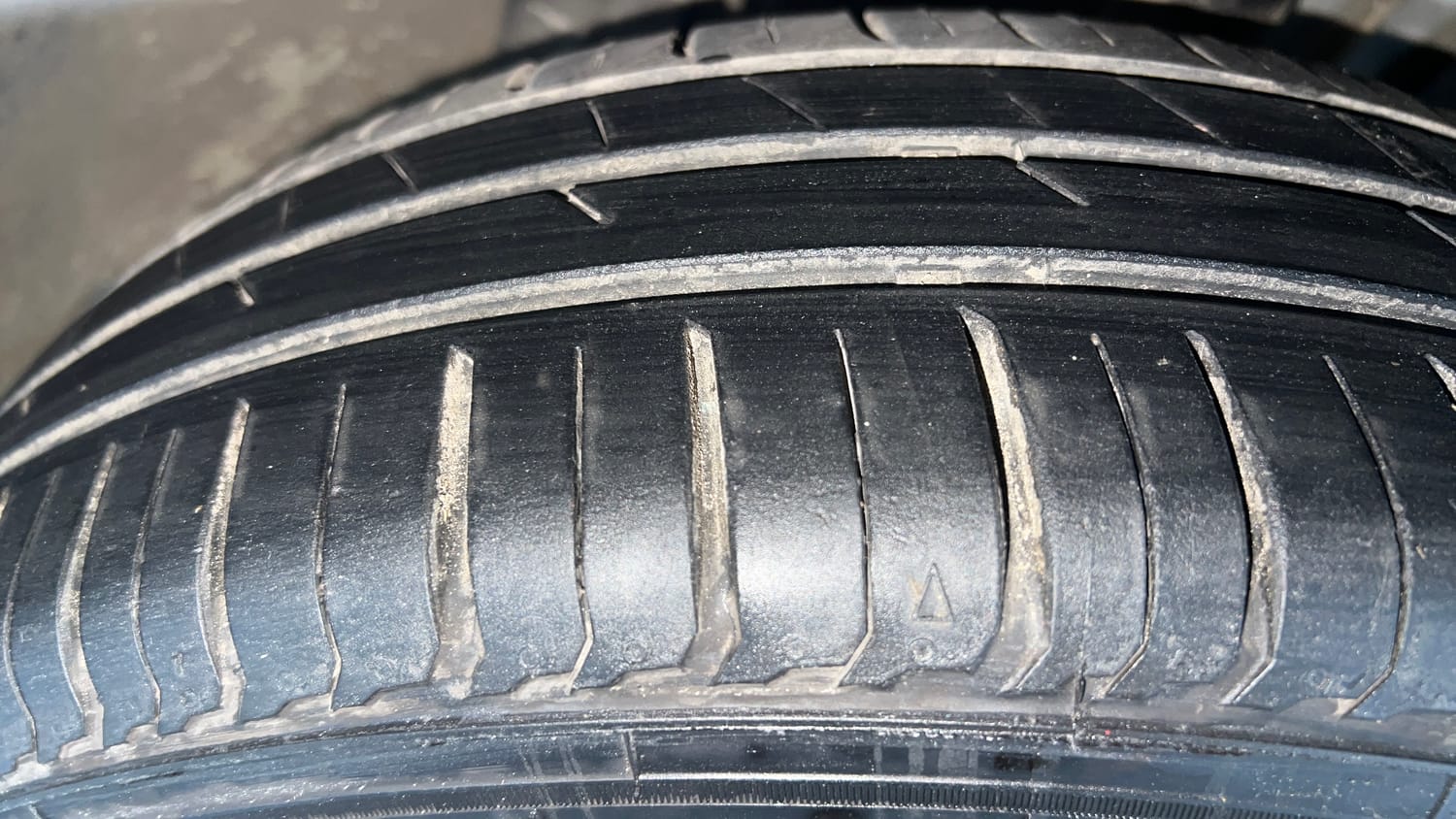 Used 2021 Renault Triber RXZ Petrol Manual tyres RIGHT FRONT TYRE TREAD VIEW