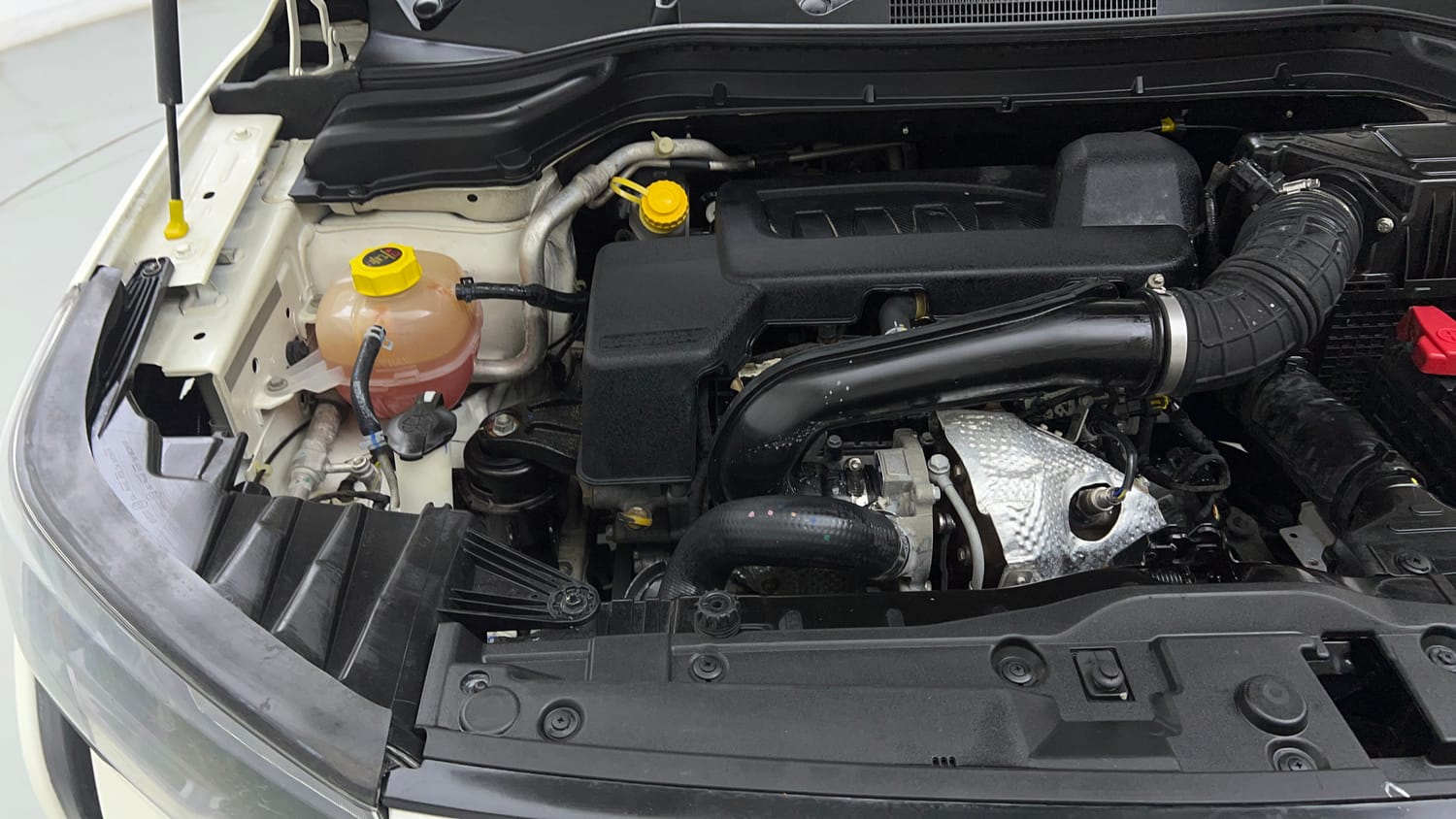Used 2022 Mahindra XUV 300 W6 1.5 Diesel Diesel Manual engine ENGINE RIGHT SIDE VIEW