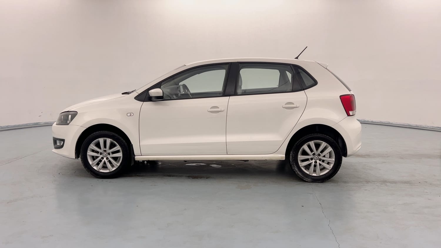 Used 2014 Volkswagen Polo Highline1.2L (P) Petrol Manual exterior LEFT SIDE VIEW
