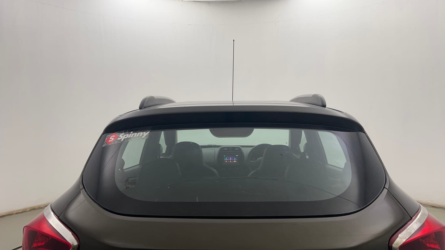 Used 2018 Renault Kwid 1.0 RXT Petrol Manual exterior BACK WINDSHIELD VIEW