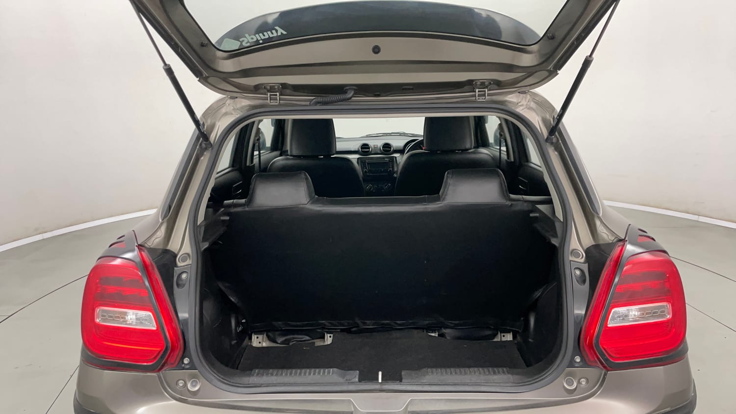 Used 2019 Maruti Suzuki Swift VXi AMT Petrol Automatic interior DICKY INSIDE VIEW