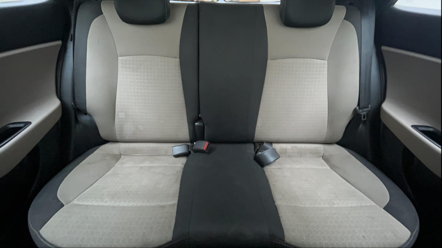 Used 2016 Hyundai Elite i20 Asta 1.2 Petrol Manual interior REAR SEAT CONDITION VIEW