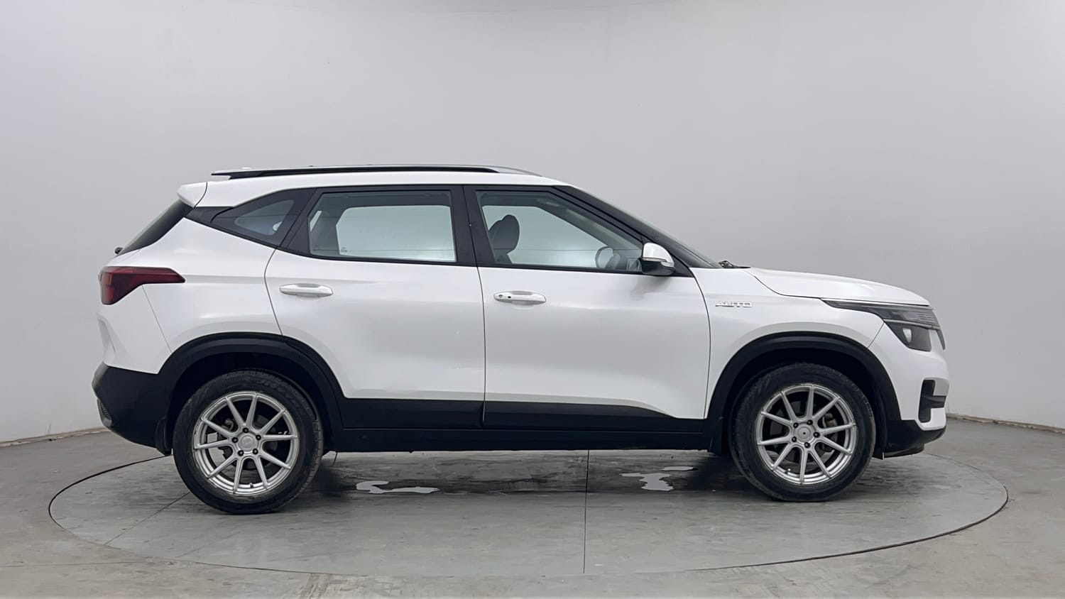 Used 2019 Kia Seltos HTK Plus AT 1.5 Diesel Diesel Automatic exterior RIGHT SIDE VIEW