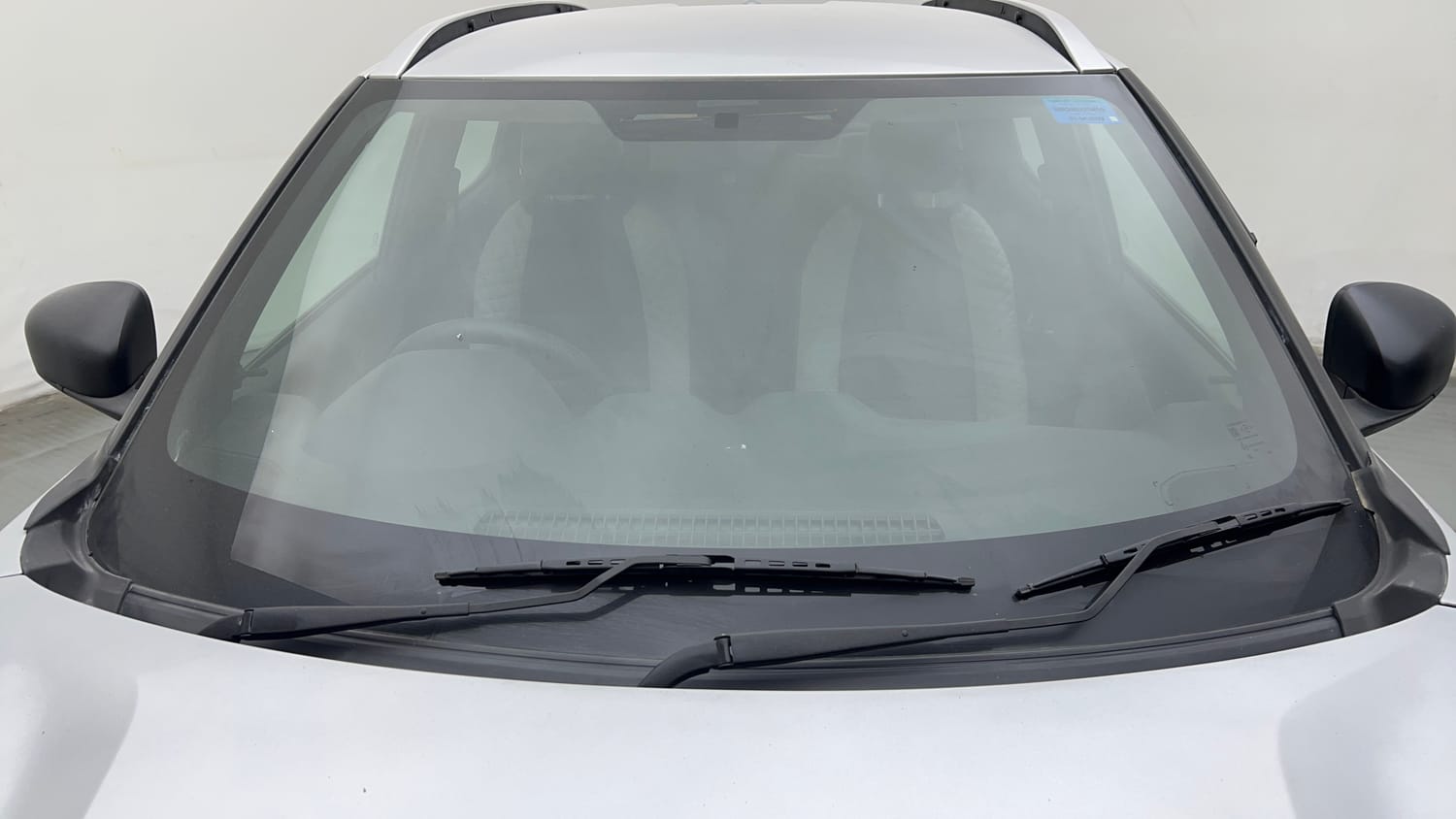 Used 2022 Nissan Magnite XE Petrol Manual exterior FRONT WINDSHIELD VIEW