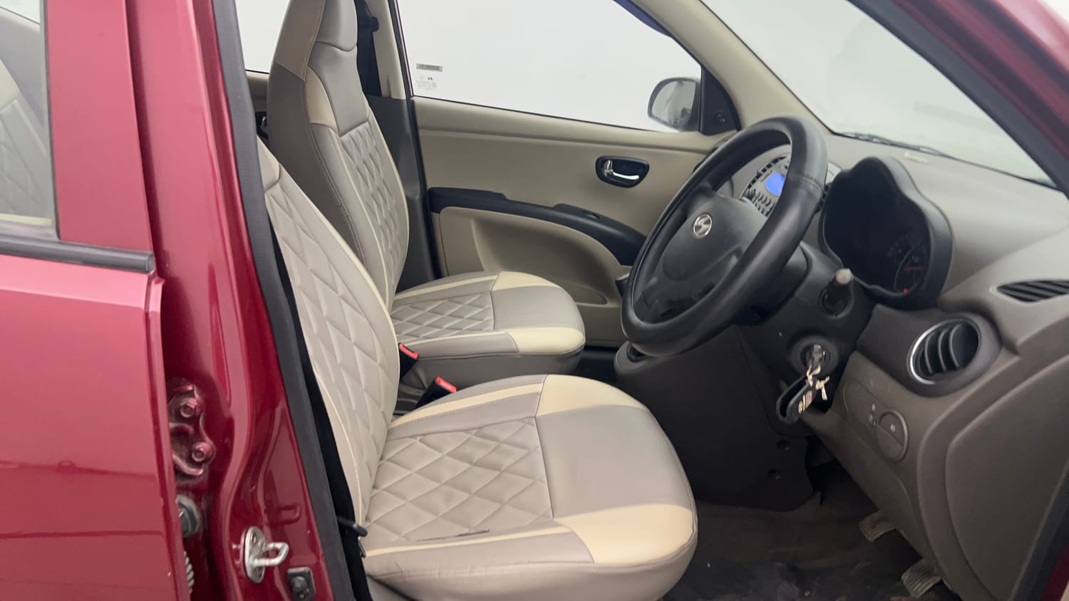 Used 2016 Hyundai i10 Sportz 1.1 iRDE2 Petrol Manual interior RIGHT SIDE FRONT DOOR CABIN VIEW