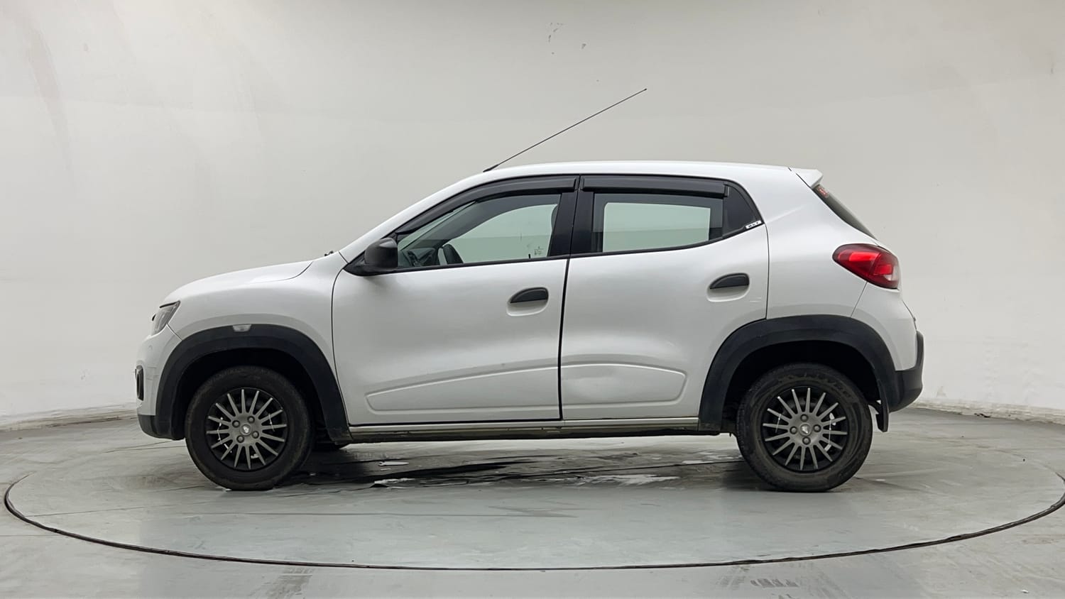 Used 2019 Renault Kwid RXT (O) 1.0 SCE Edition Petrol Manual exterior LEFT SIDE VIEW
