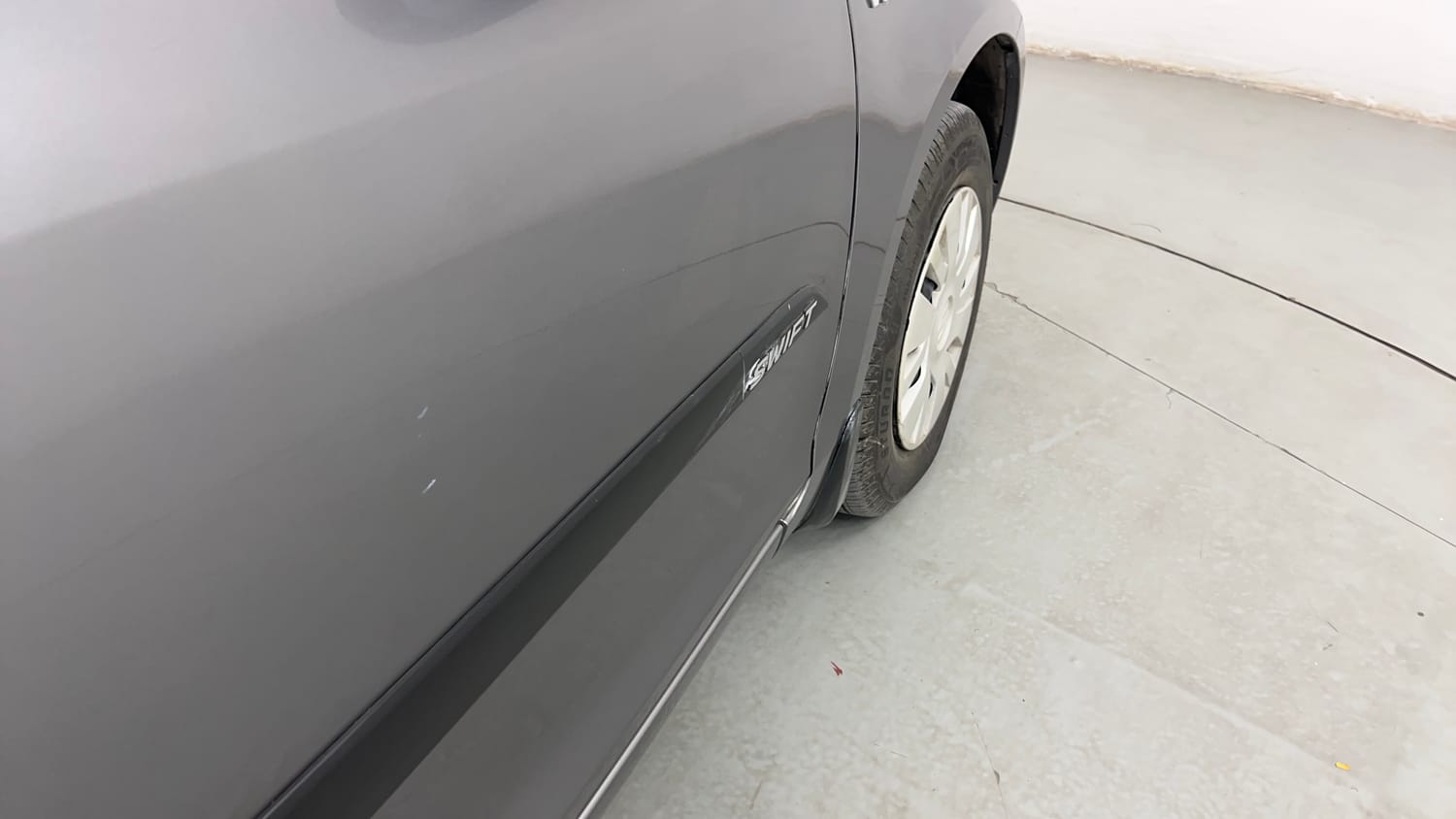 Used 2014 Maruti Suzuki Swift VXi Petrol Manual dents MINOR SCRATCH