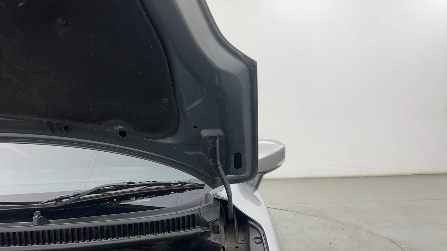 Used 2020 Maruti Suzuki Baleno Alpha Automatic Petrol Automatic engine ENGINE LEFT SIDE HINGE & APRON VIEW