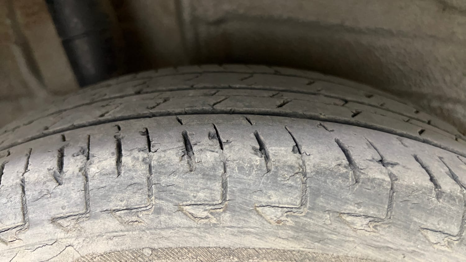 Used 2023 Maruti Suzuki Celerio VXi Petrol Manual tyres RIGHT REAR TYRE TREAD VIEW