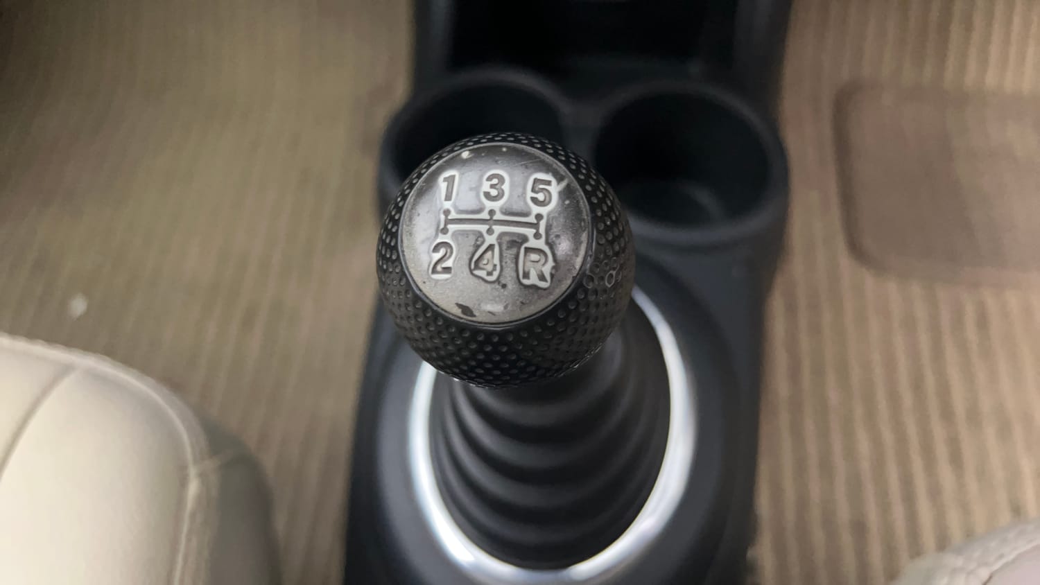Used 2017 Honda Amaze 1.2 S i-VTEC Petrol Manual interior GEAR  KNOB VIEW