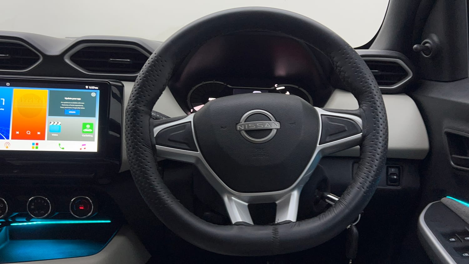 Used 2022 Nissan Magnite XE Petrol Manual interior STEERING VIEW
